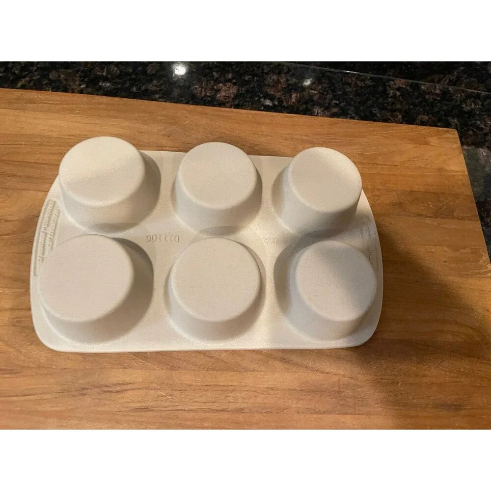 Pampered chef 6-cup Muffin Pan